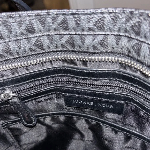 Michael Kors Signature Black Crossbody Bag - Picture 7 of 9